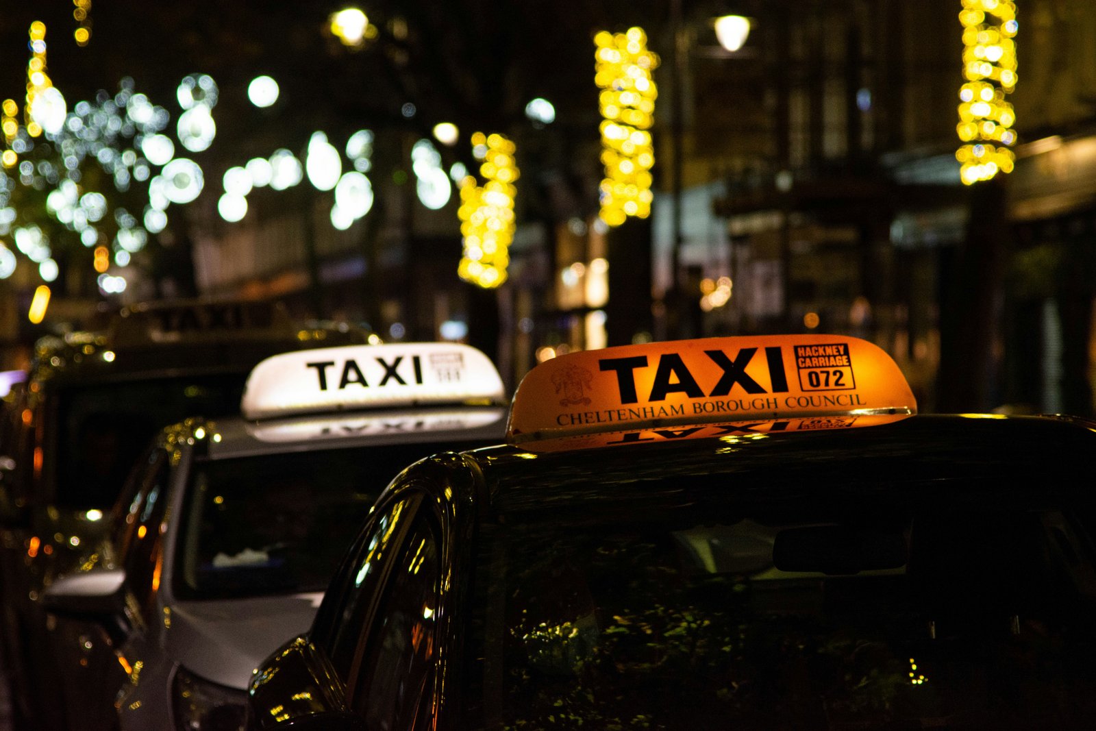 Colombo Airport Taxi vs Tuk Tuk vs Uber/PickMe: Which Is Best for Tourists in 2026?